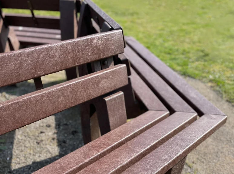 hanit Gatton round bench